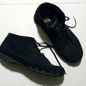 9.5 fur lined skechers black moccasin boots chukka